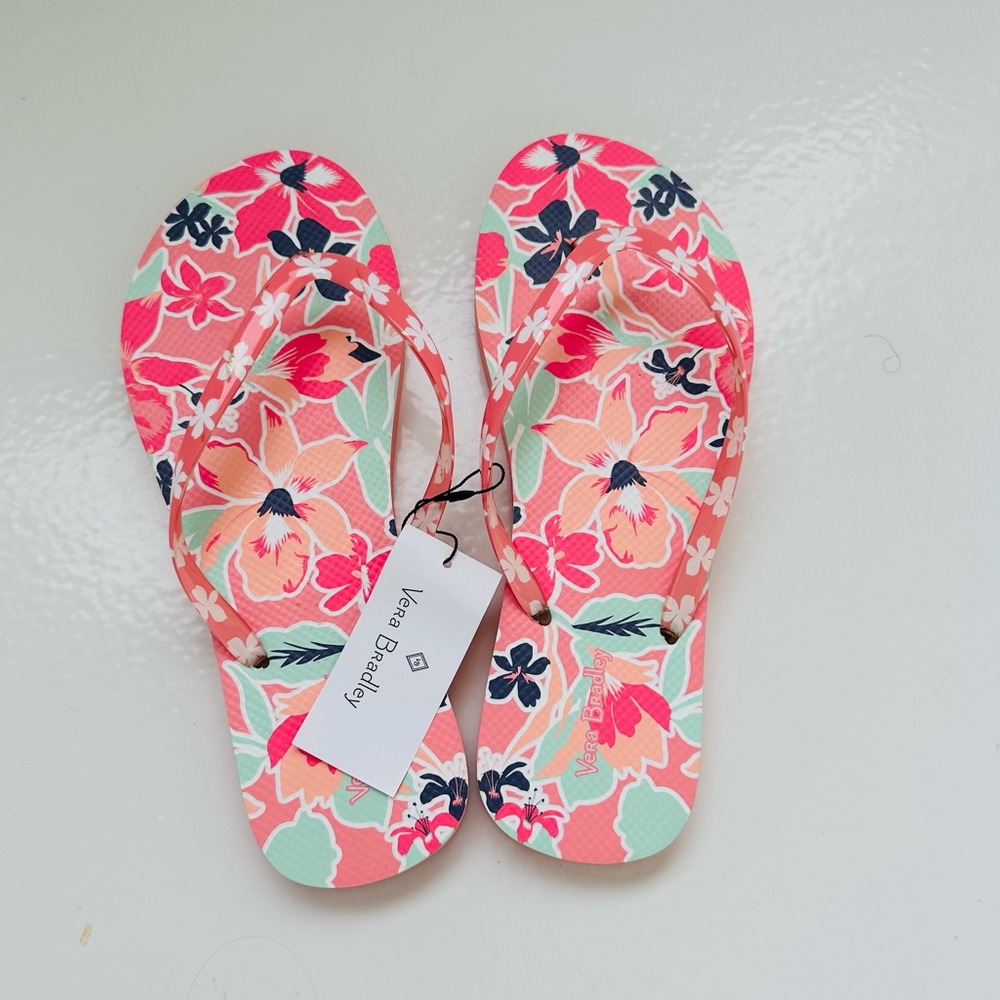 NWT Vera Bradley flip flops sz 9-10